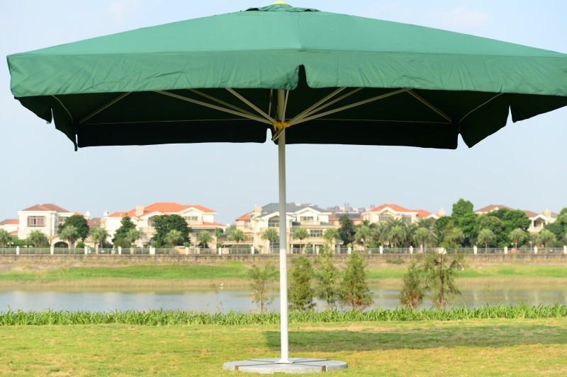 How can a sun umbrella be stored during the off-season?(pic1)